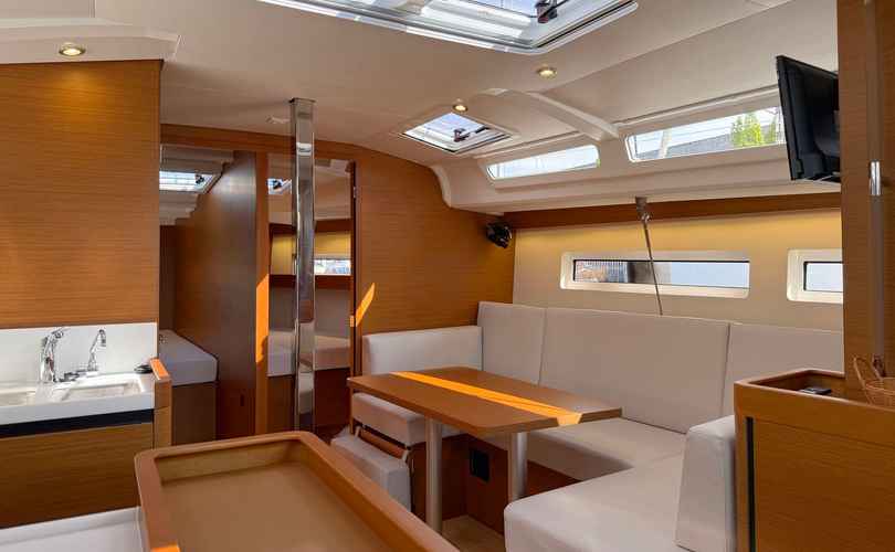 Sun Odyssey 440