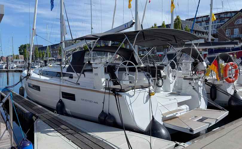 Sun Odyssey 440