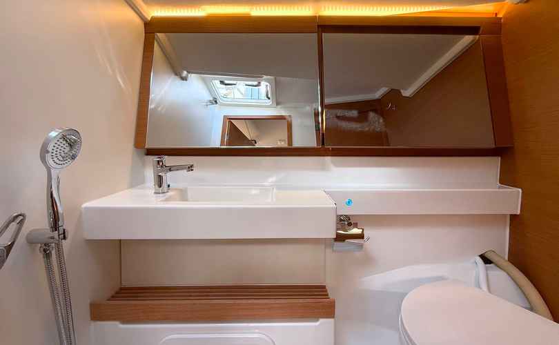 Sun Odyssey 440