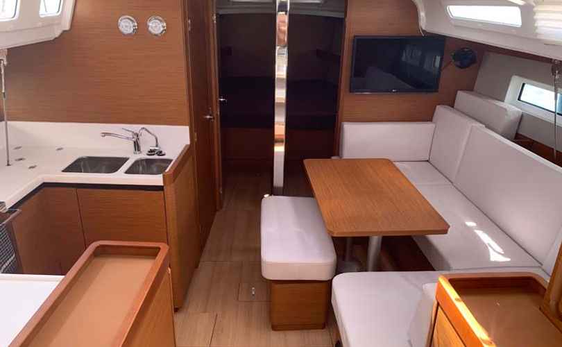 Sun Odyssey 440