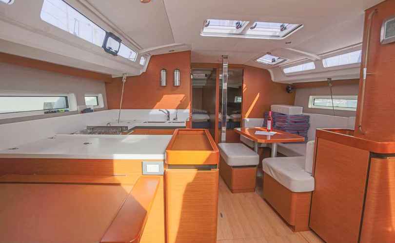 Sun Odyssey 440