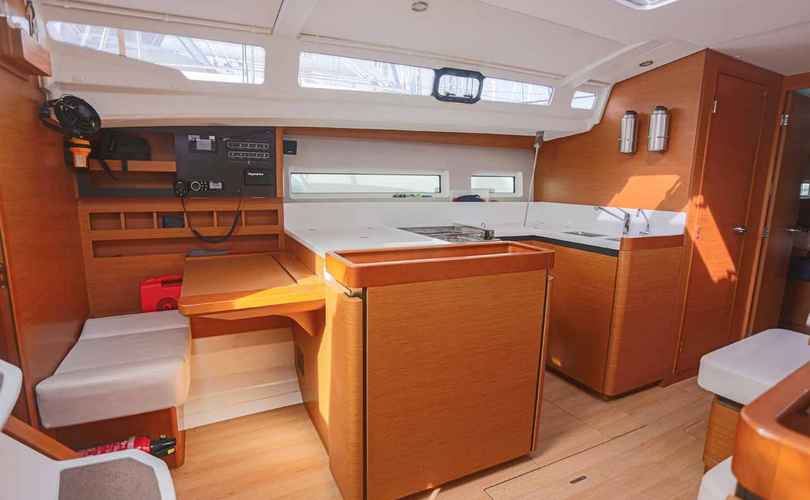 Sun Odyssey 440