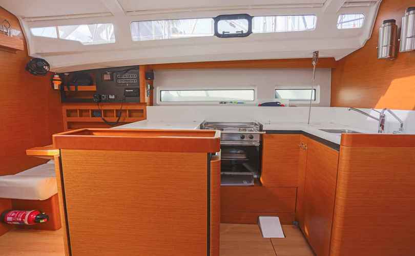 Sun Odyssey 440