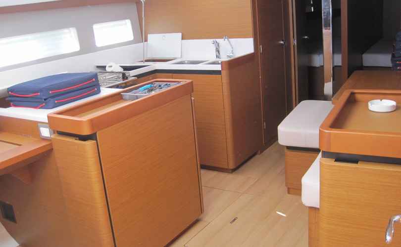 Sun Odyssey 440
