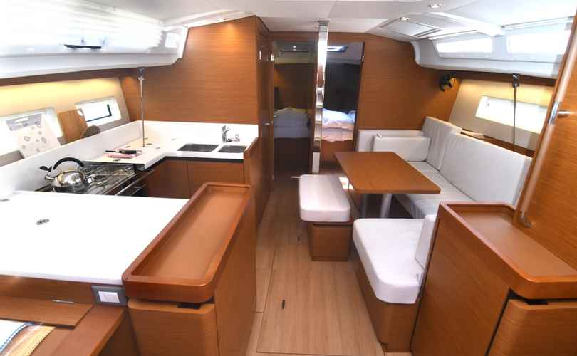 Sun Odyssey 440
