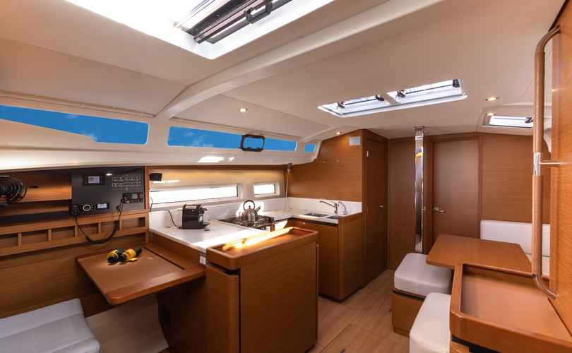 Sun Odyssey 440