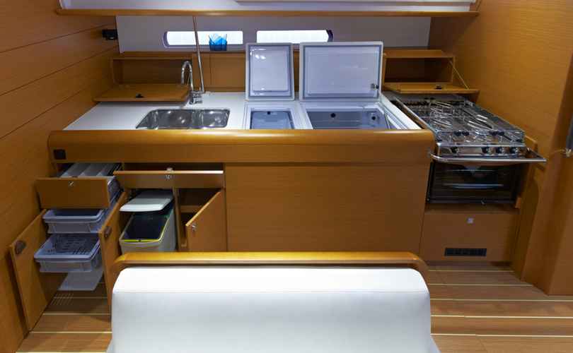 Sun Odyssey 469