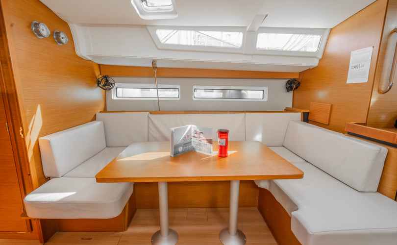 Sun Odyssey 490