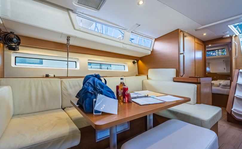 Sun Odyssey 490