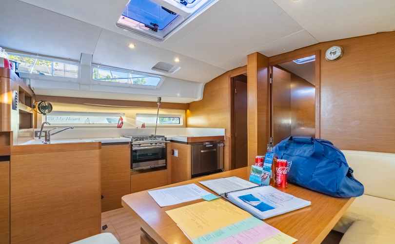 Sun Odyssey 490
