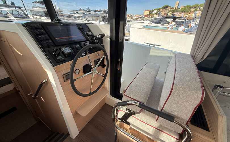 Photo Swift Trawler 37 fly (2026)