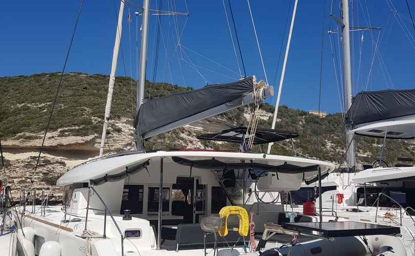 Lagoon 450 SporTop