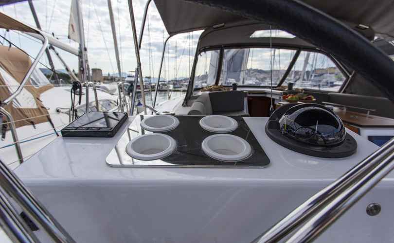 Dufour 530