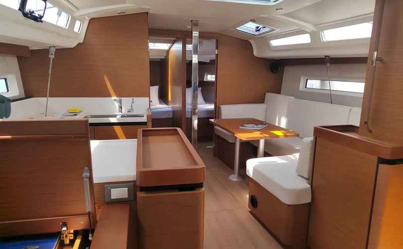 Sun Odyssey 440