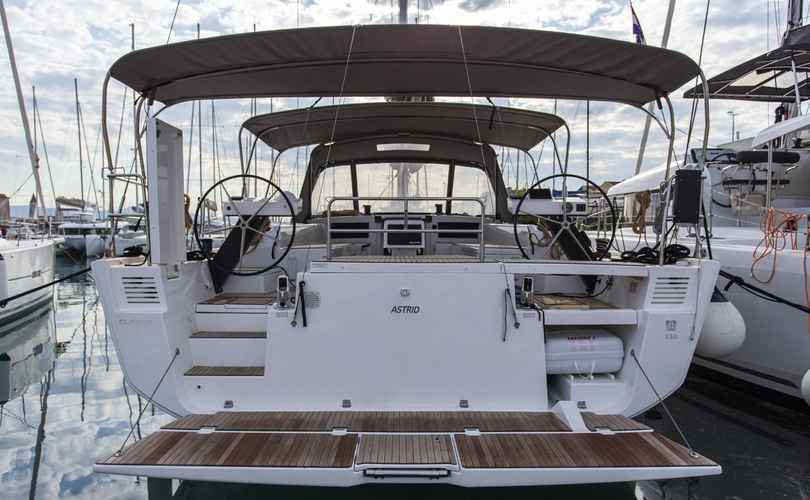 Dufour 530
