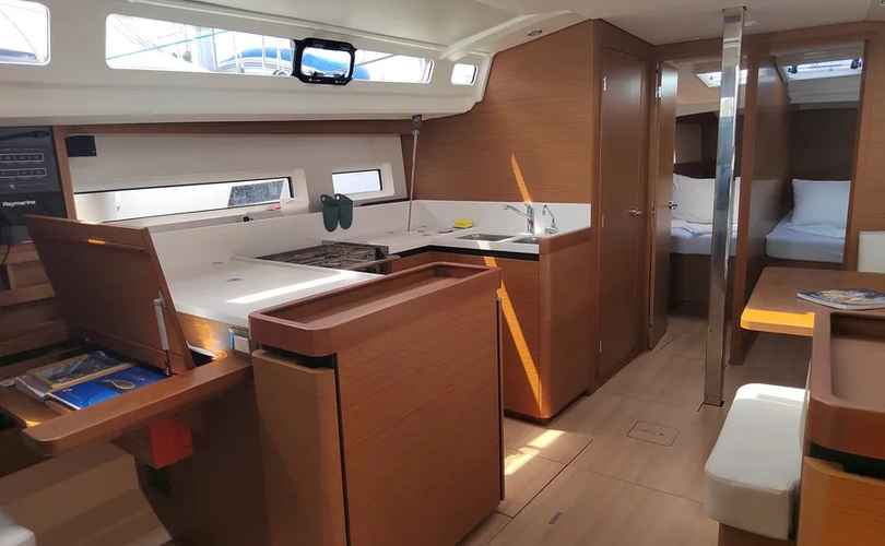 Sun Odyssey 440