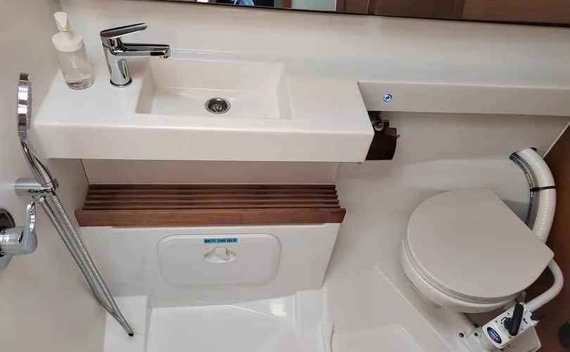 Sun Odyssey 440