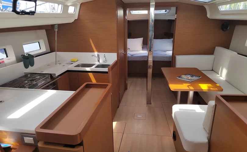 Sun Odyssey 440