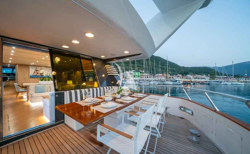 Photo Cantieri 24m (1994)