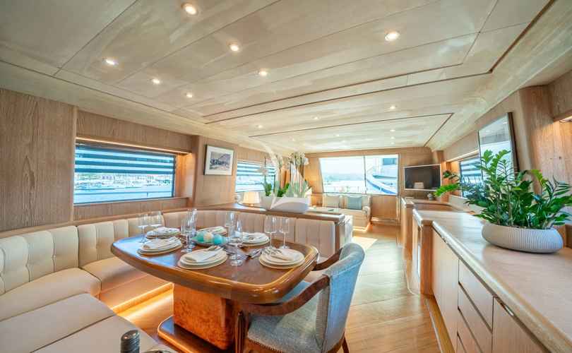 Photo Cantieri 24m (1994)