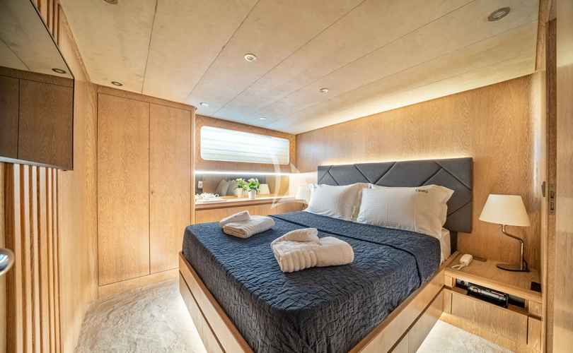 Photo Cantieri 24m (1994)