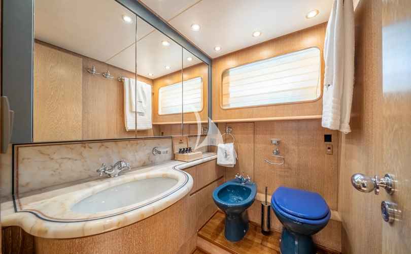 Photo Cantieri 24m (1994)