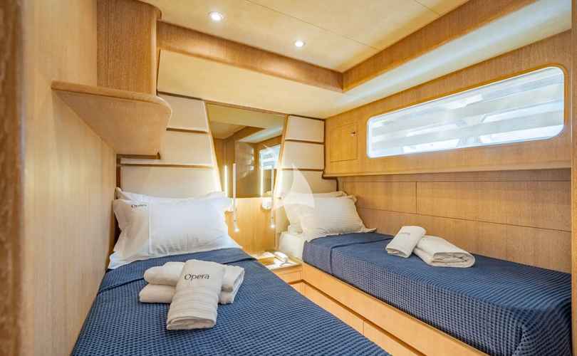 Photo Cantieri 24m (1994)