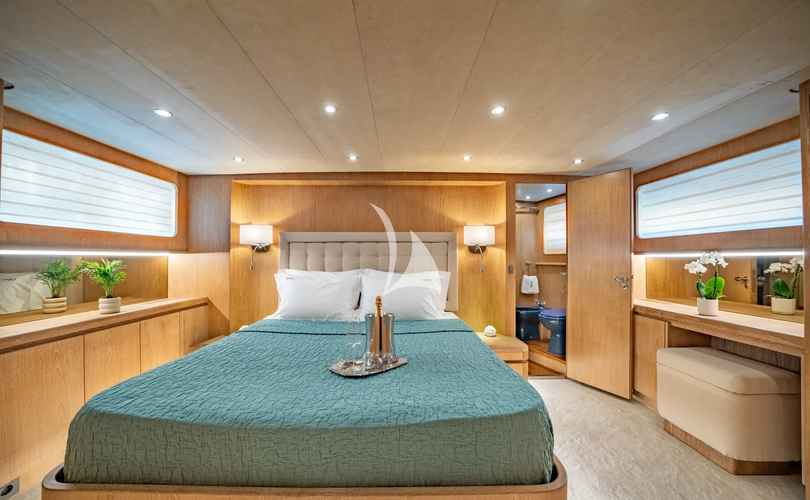 Photo Cantieri 24m (1994)