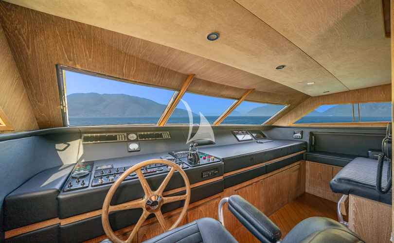 Photo Cantieri 24m (1994)