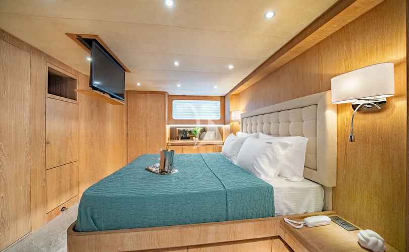 Photo Cantieri 24m (1994)