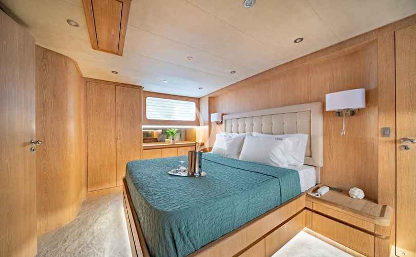 Photo Cantieri 24m (1994)