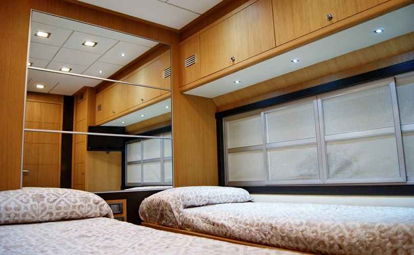 Photo Abacus 70 Fly (2011)