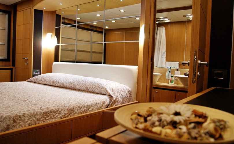 Photo Abacus 70 Fly (2011)