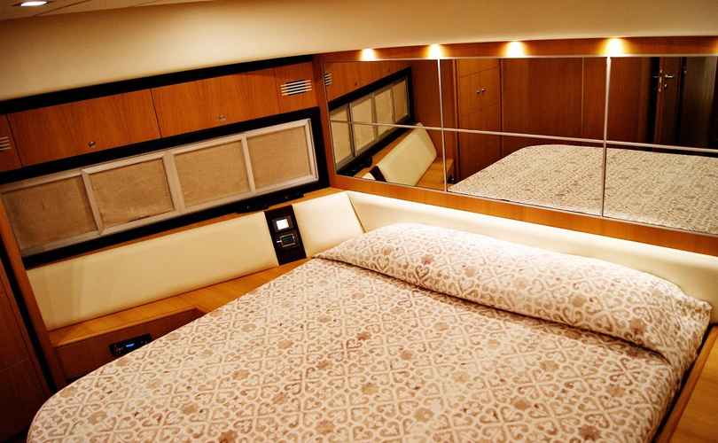 Photo Abacus 70 Fly (2011)