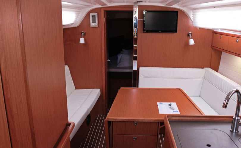 Bavaria Cruiser 37