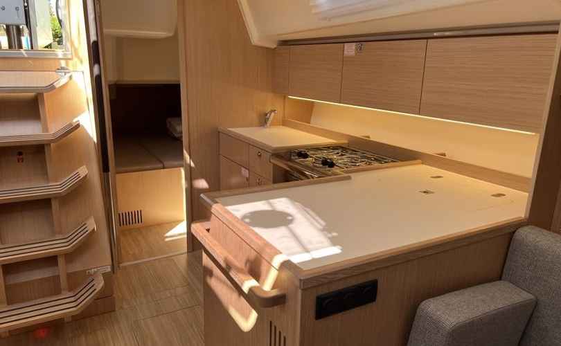 Bavaria C42