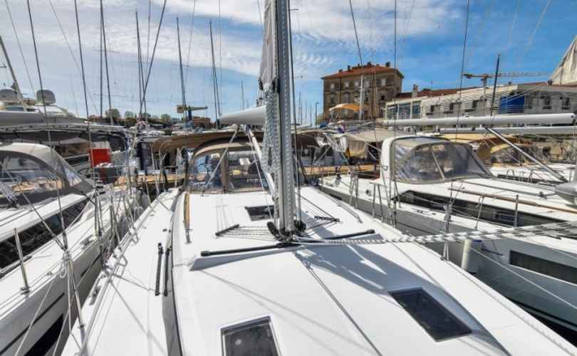 Photo Bavaria C42 (2023)