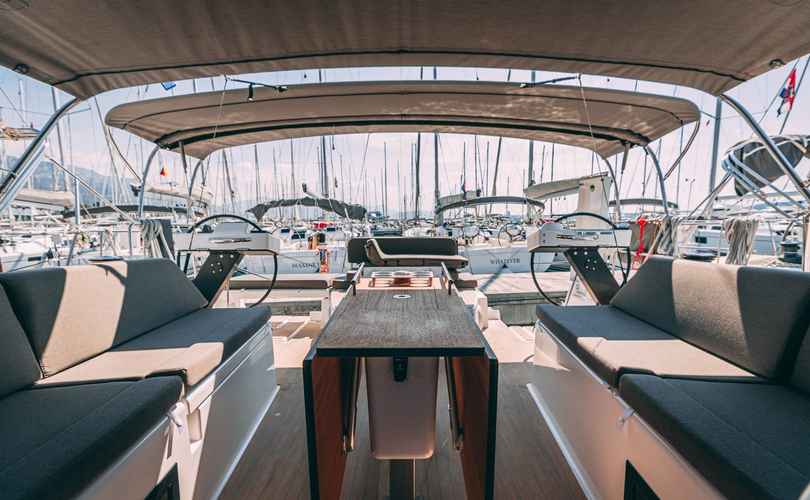 Dufour 470