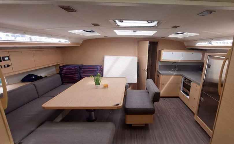 Dufour 470