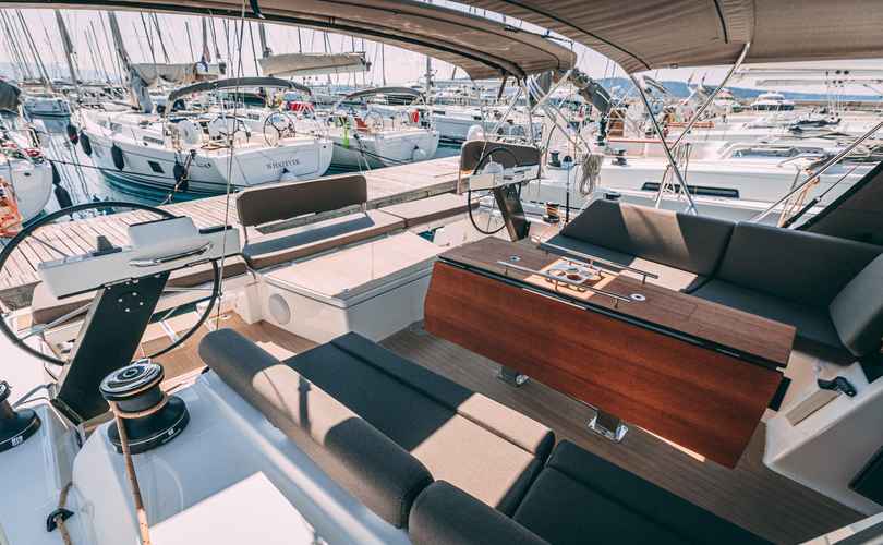 Dufour 470