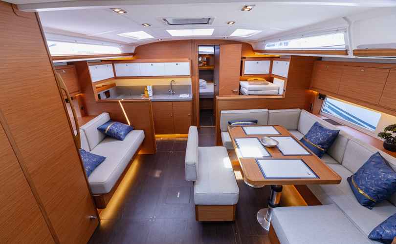 Dufour 470