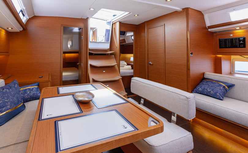 Dufour 470