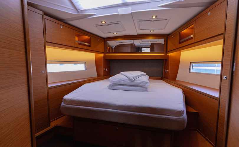 Dufour 470