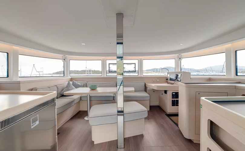 Lagoon 42