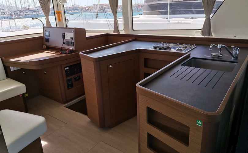 Lagoon 42