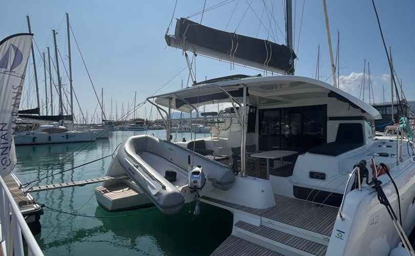 Lagoon 42