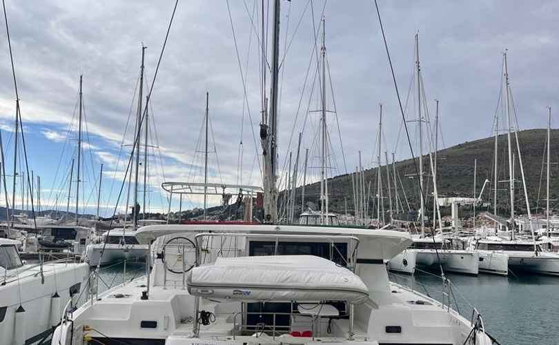 Lagoon 42