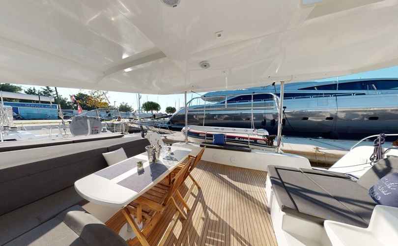 Lagoon 42