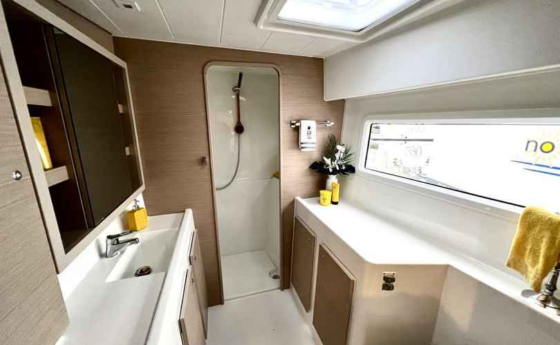 Lagoon 42