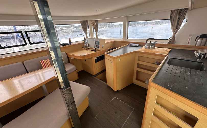 Lagoon 42